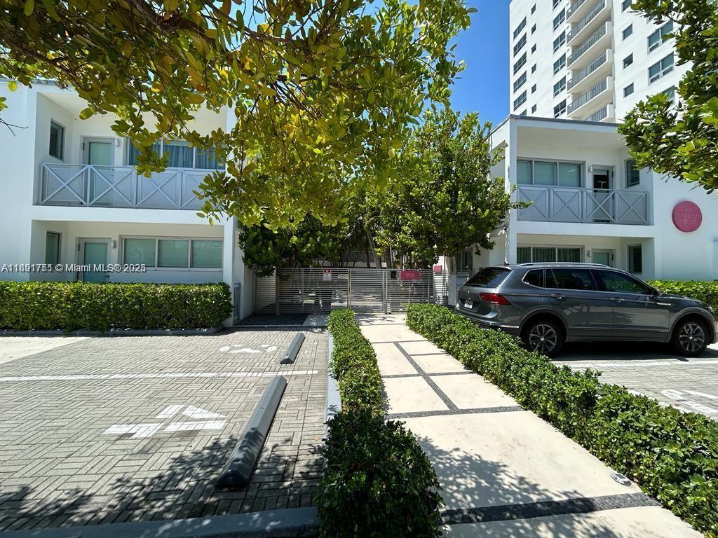 1816 Meridian Ave 18 Property Photo 2