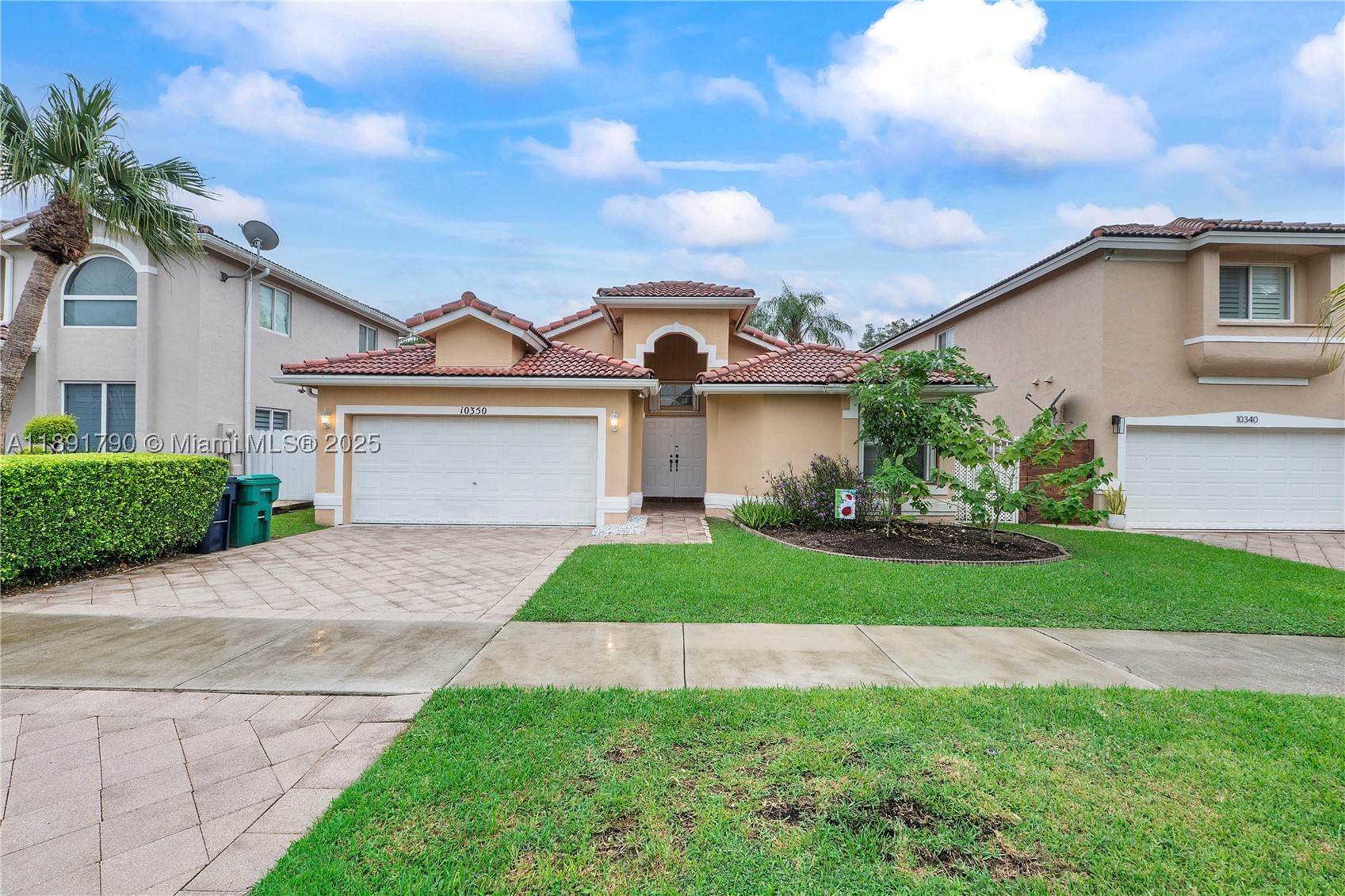 10350 SW 166th Ct Property Photo 1