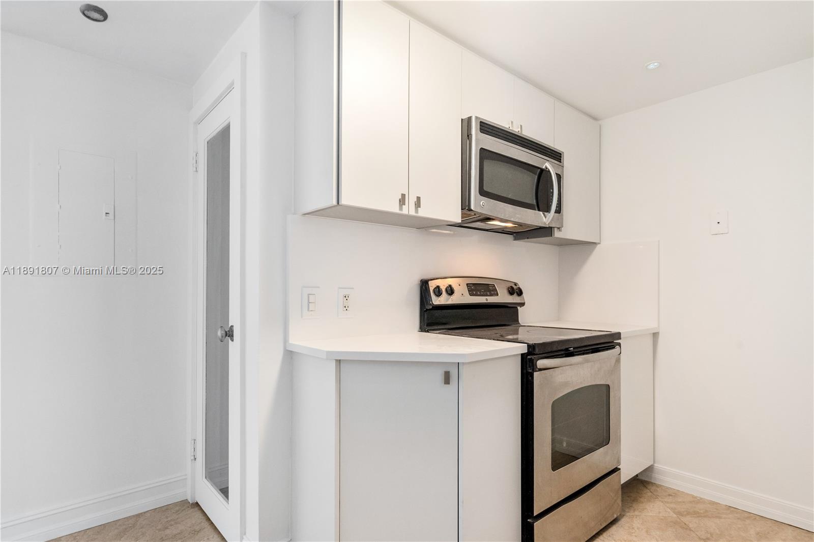 701 Brickell Key Blvd 1411 Property Photo 7
