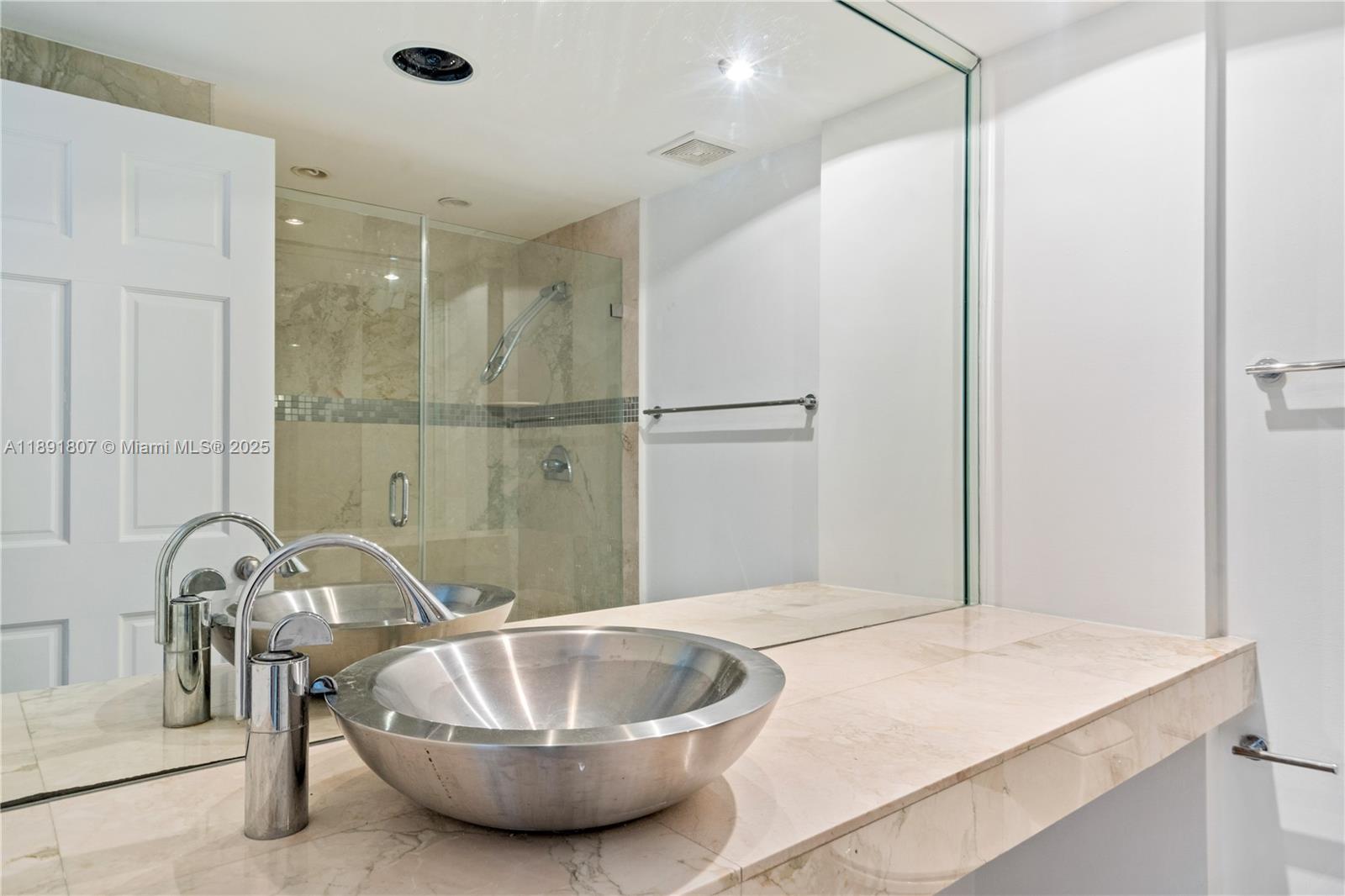 701 Brickell Key Blvd 1411 Property Photo 9