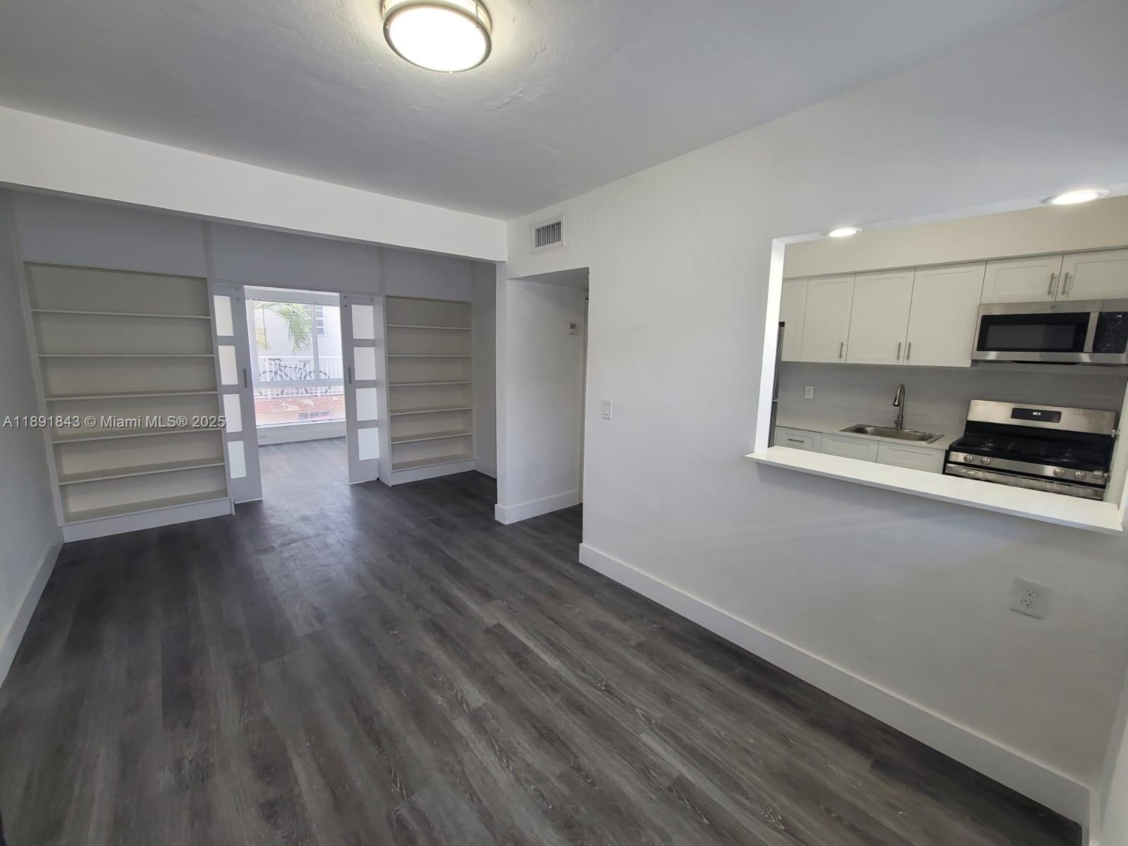 7435 Byron Ave Property Photo 11