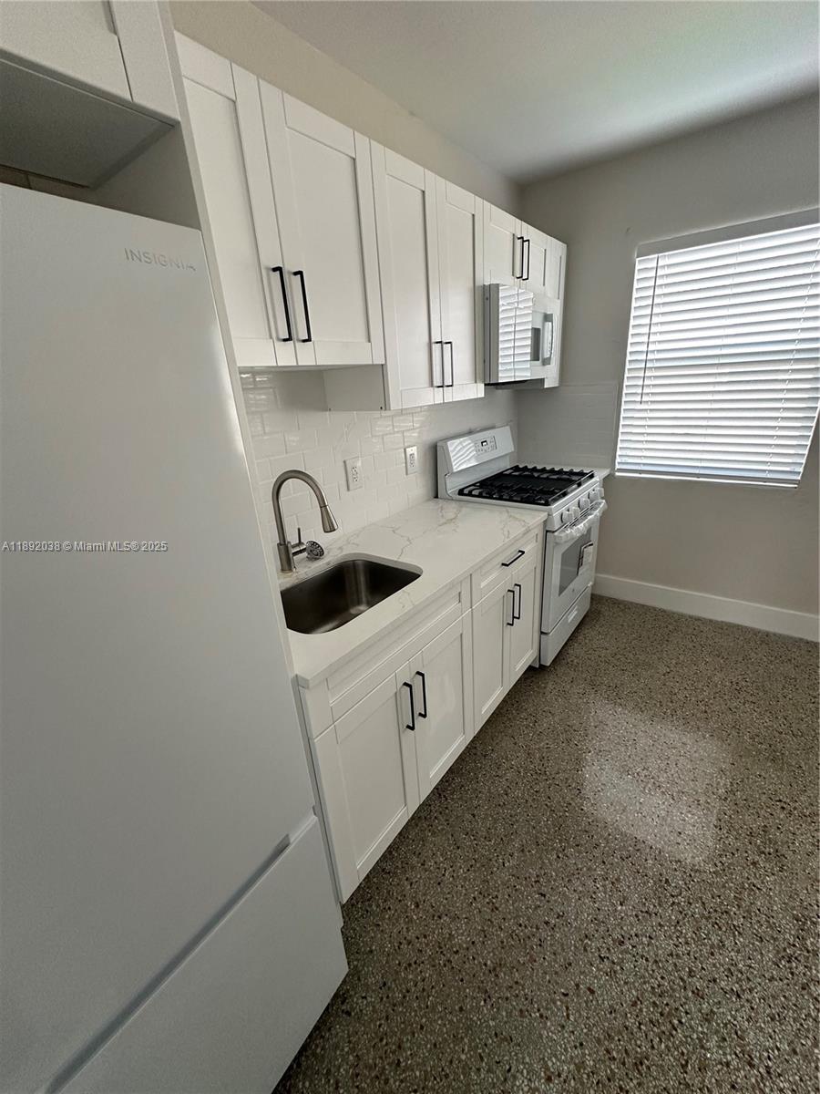 211 Sw 18th Ave 2 Property Photo 4