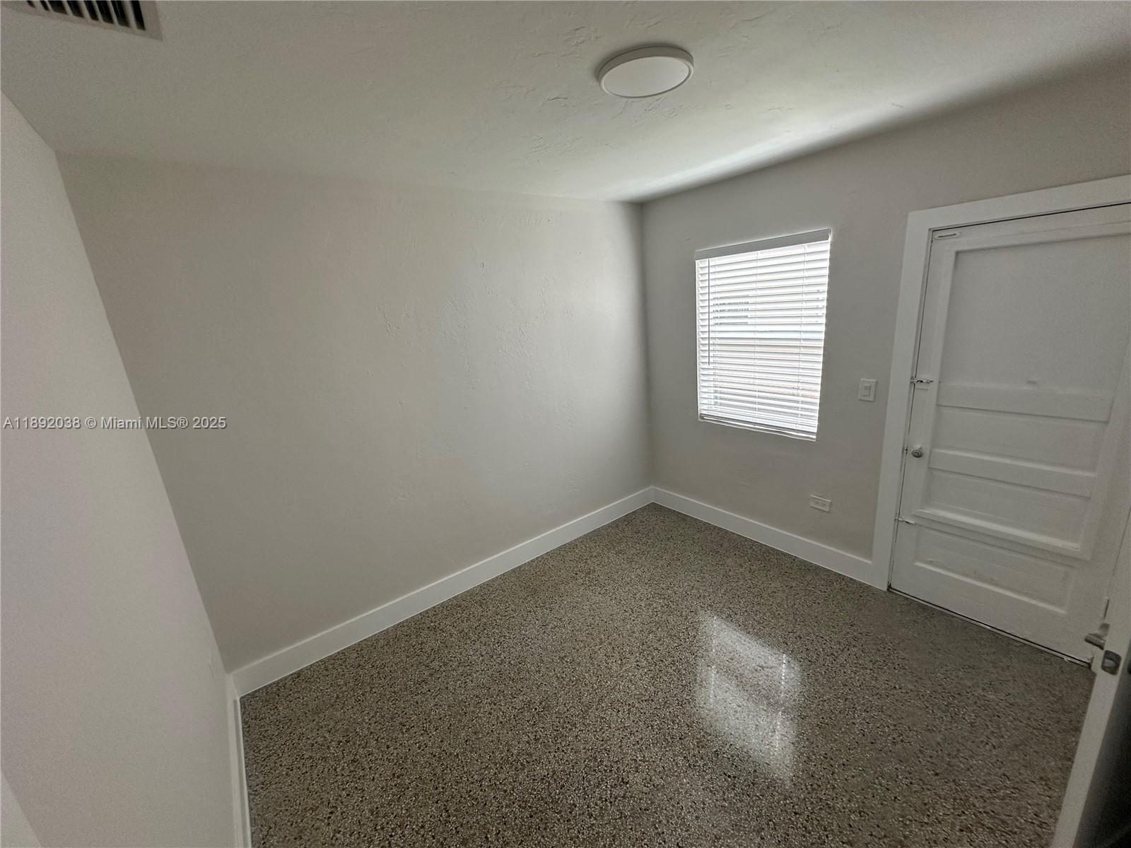 211 Sw 18th Ave 2 Property Photo 5
