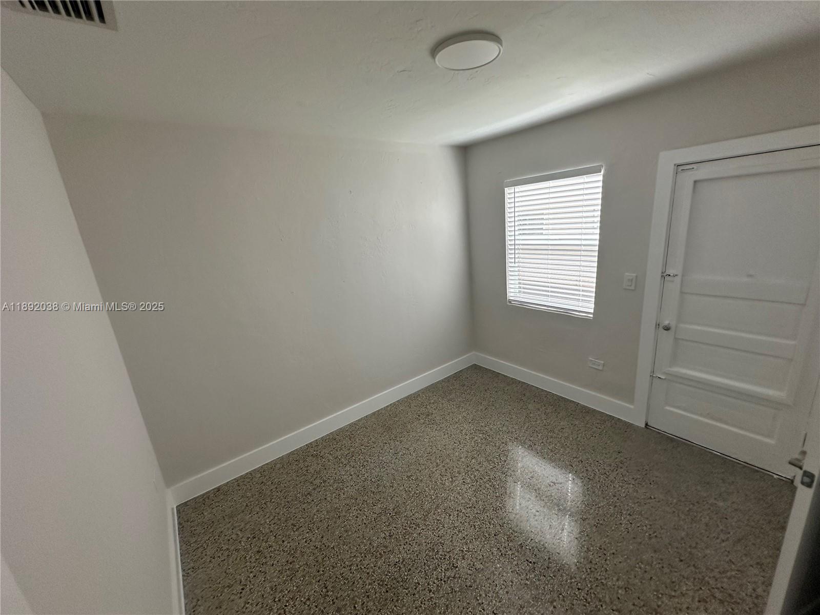 211 Sw 18th Ave 2 Property Photo 6