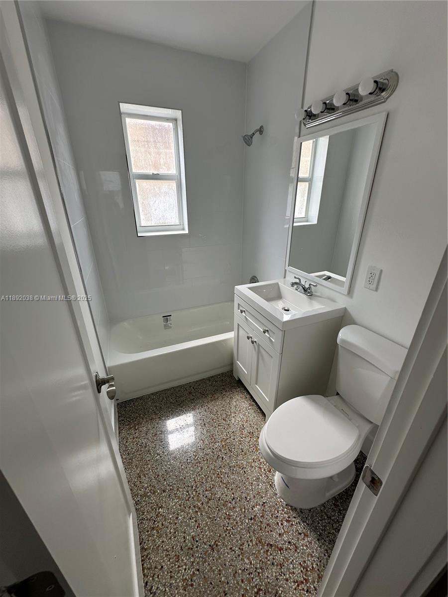 211 Sw 18th Ave 2 Property Photo 9