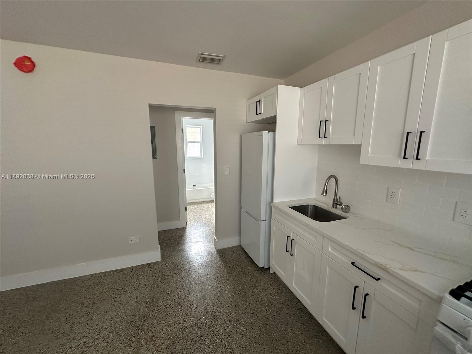 211 Sw 18th Ave 2 Property Photo 13