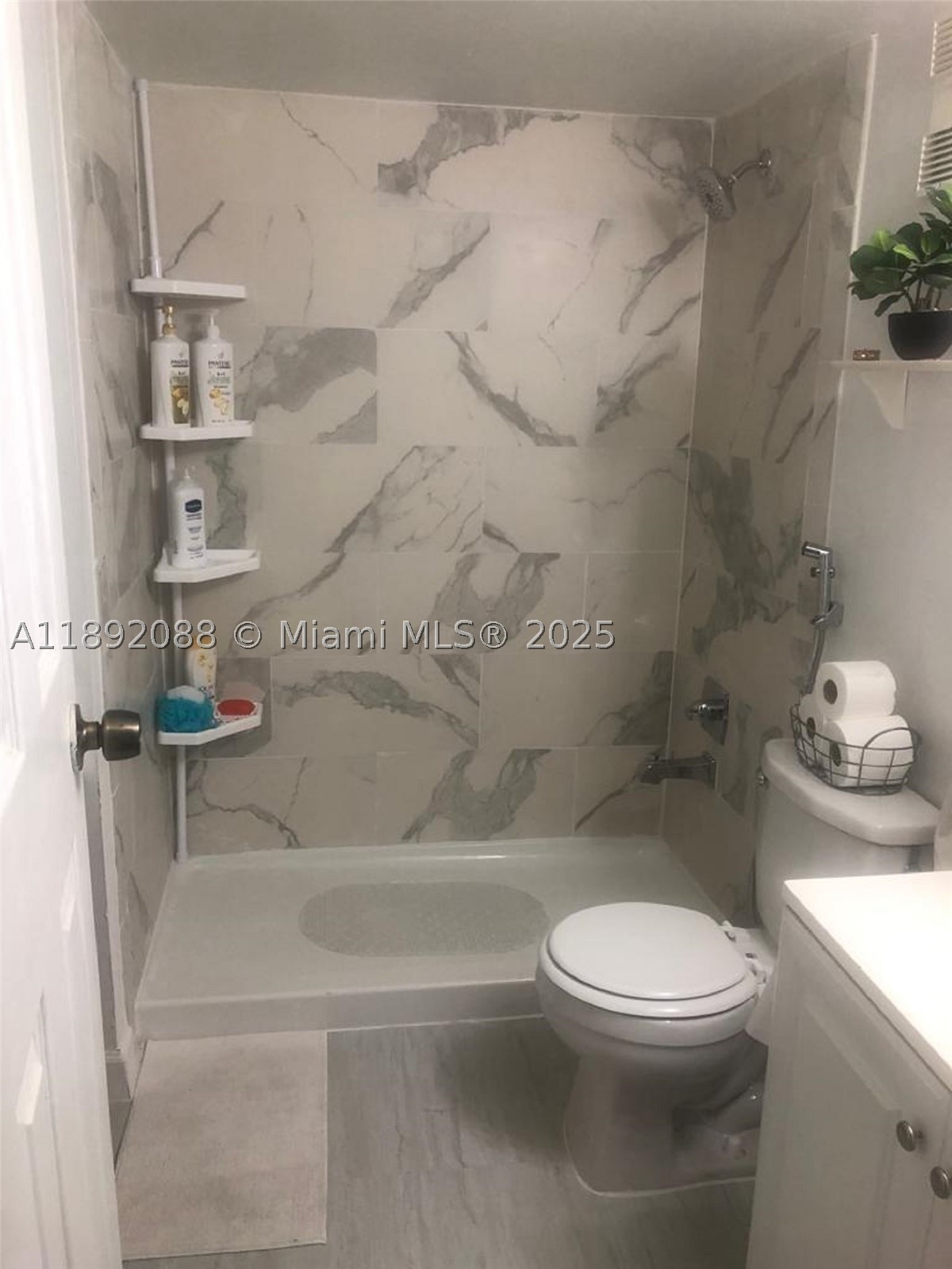 4675 W 18th Ct 1011 Property Photo 8