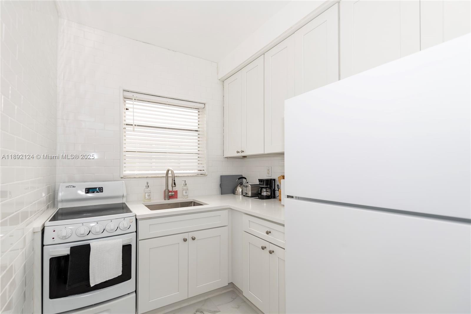 545 Michigan Ave 2 Property Photo 13