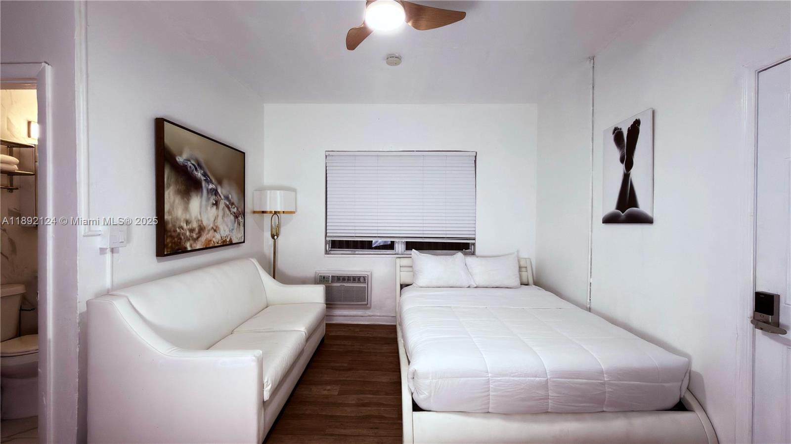 545 Michigan Ave 2 Property Photo 15