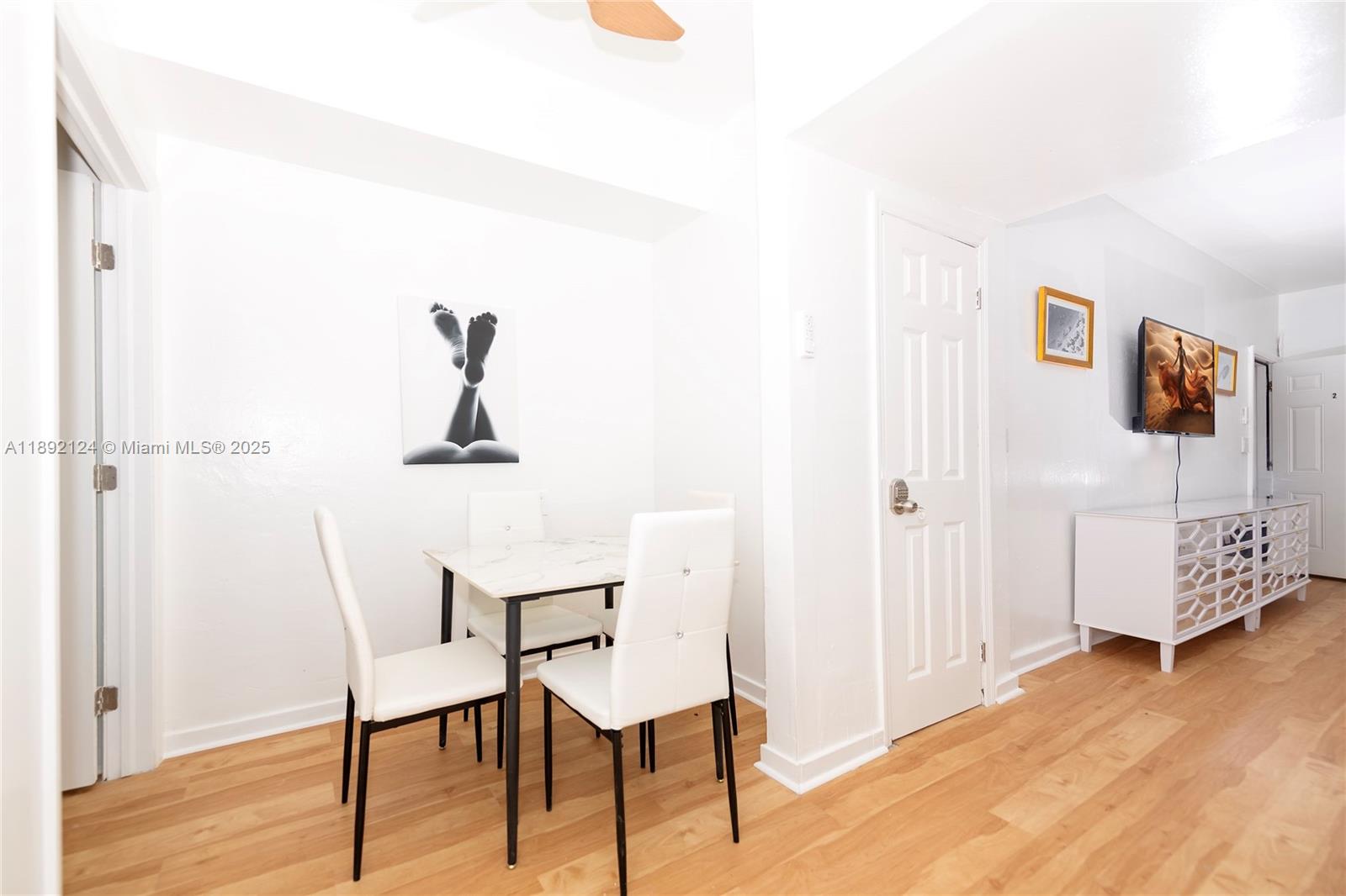 545 Michigan Ave 2 Property Photo 16