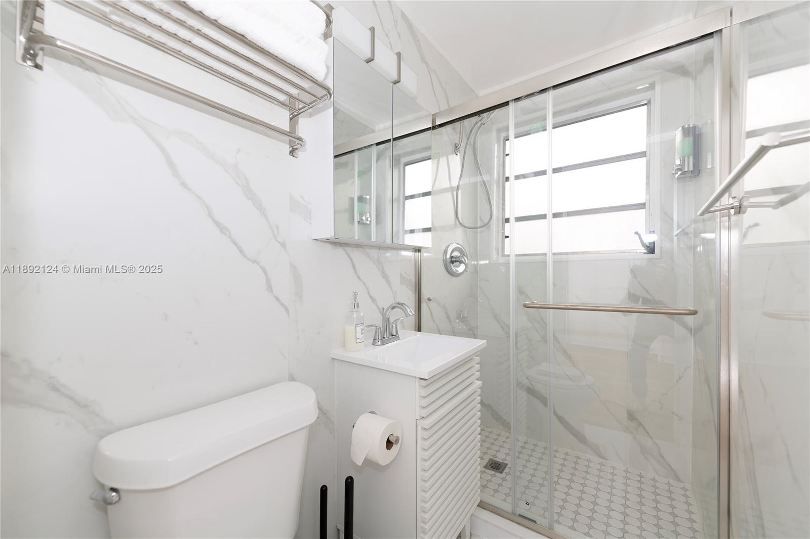 545 Michigan Ave 2 Property Photo 22