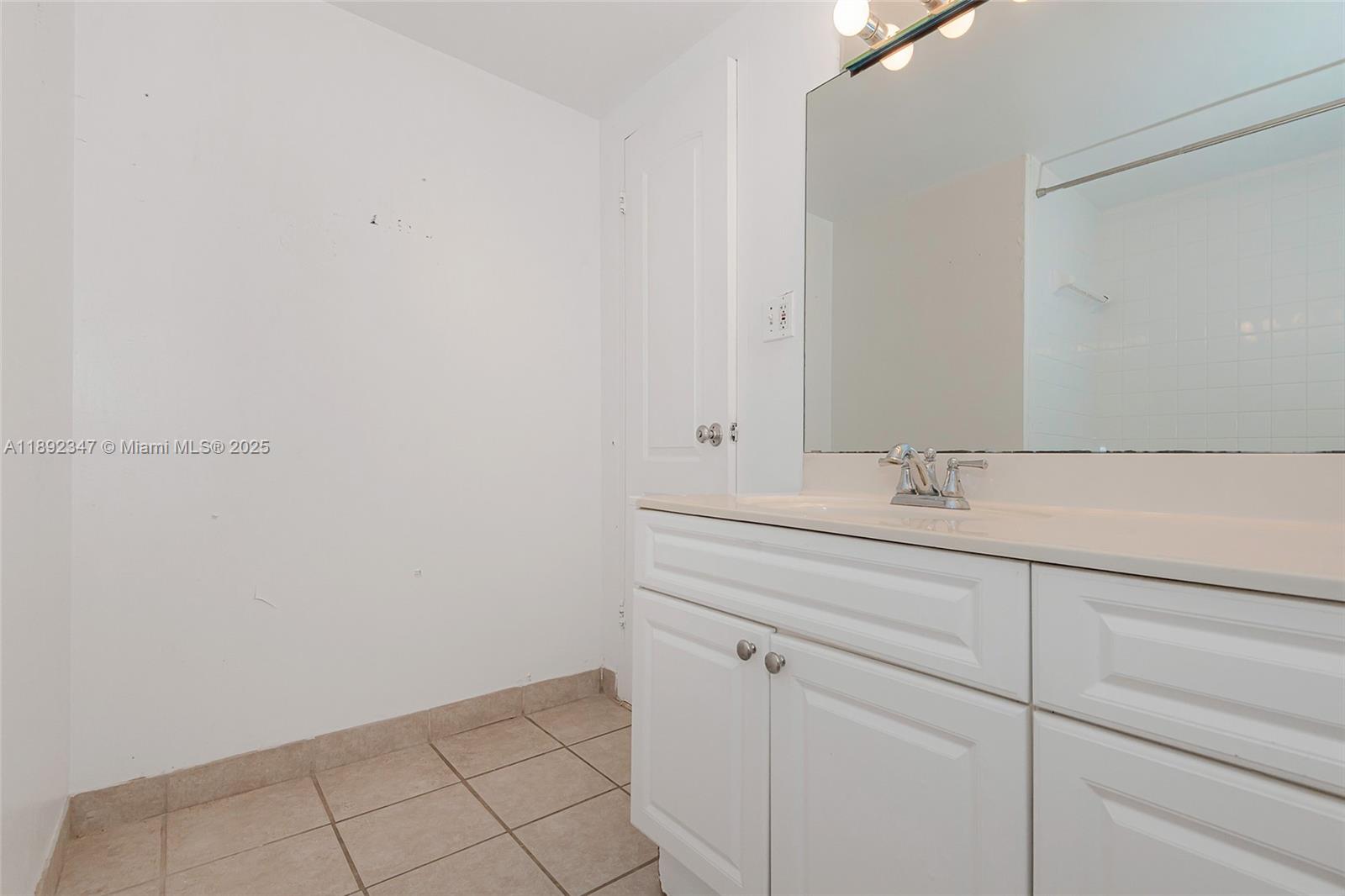 1200 West Ave 1531 Property Photo 23