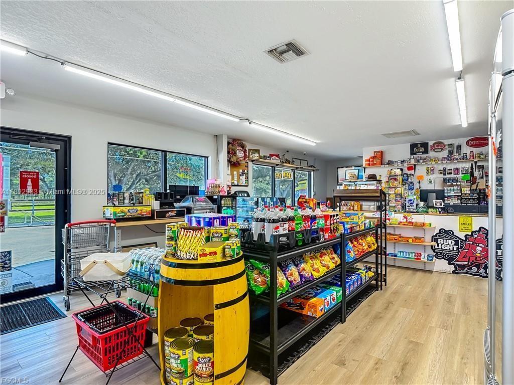 A11892933 Property Photo 9