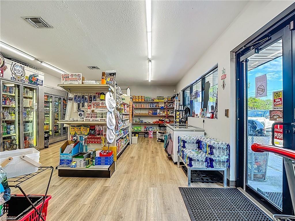A11892933 Property Photo 11