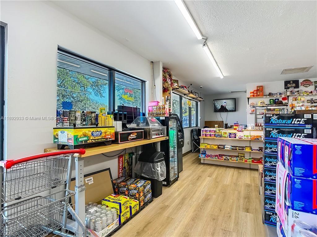 A11892933 Property Photo 14
