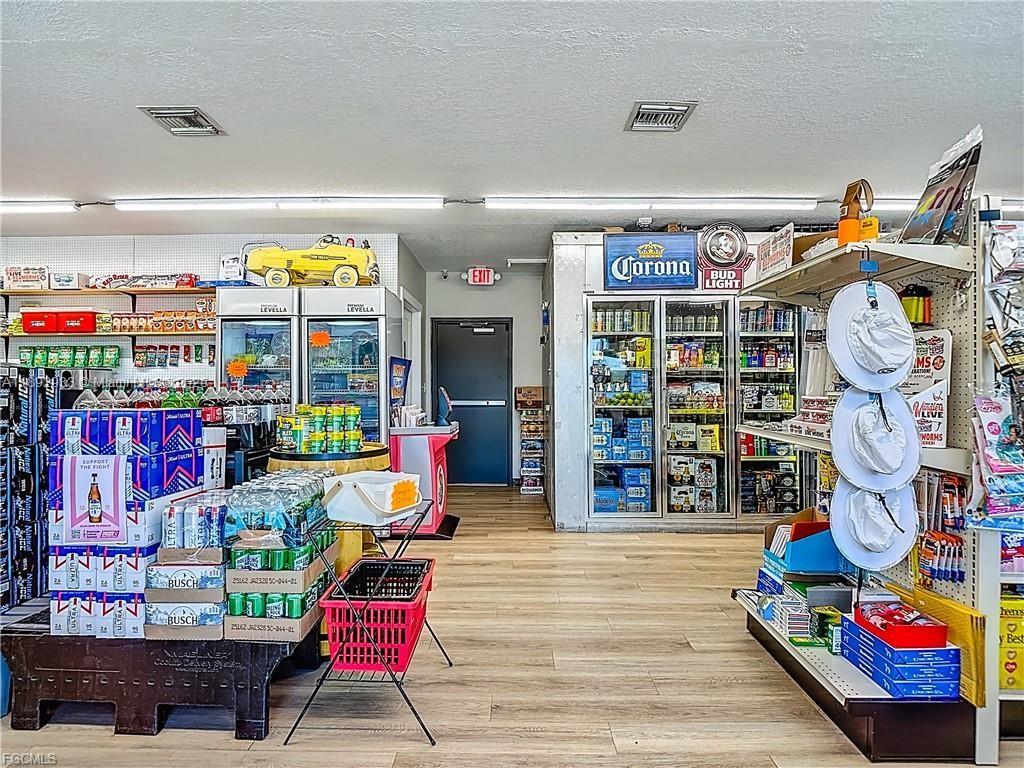 A11892933 Property Photo 16