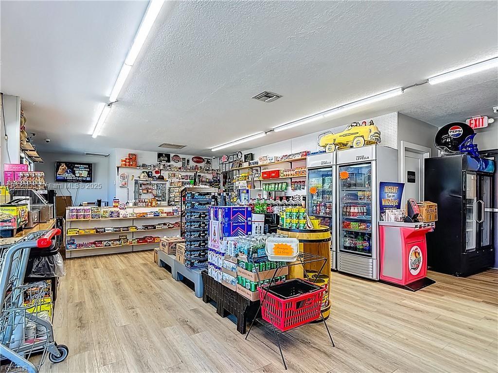 A11892933 Property Photo 20