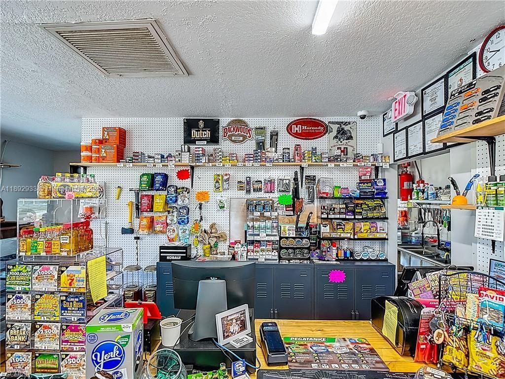 A11892933 Property Photo 23