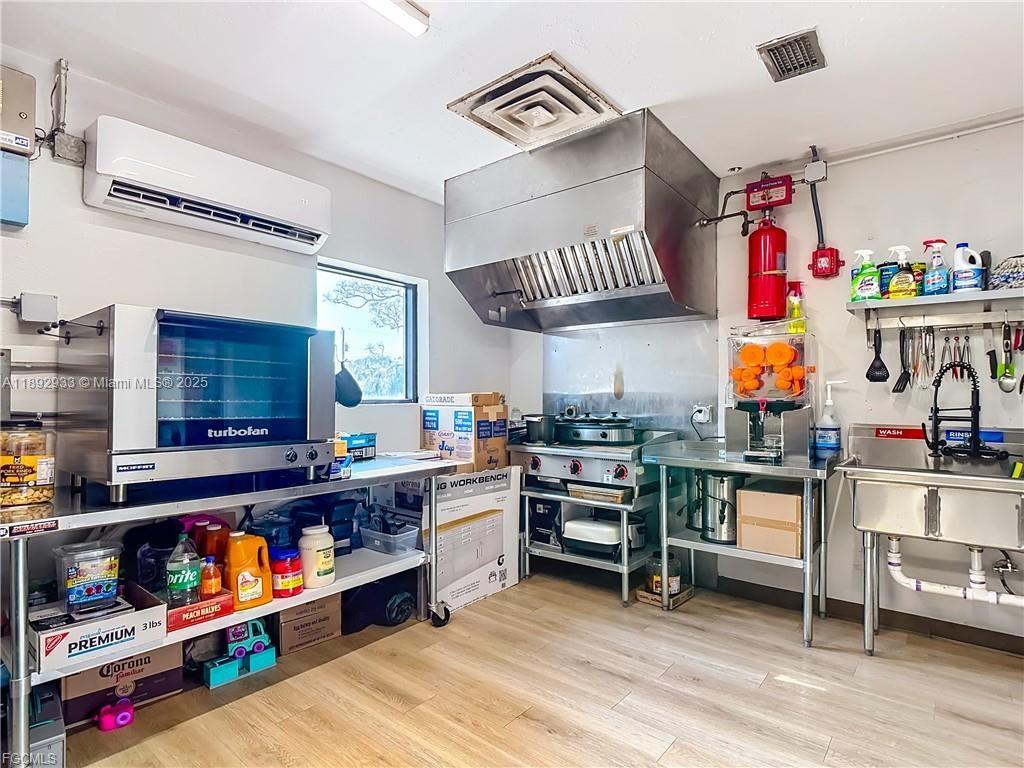 A11892933 Property Photo 31