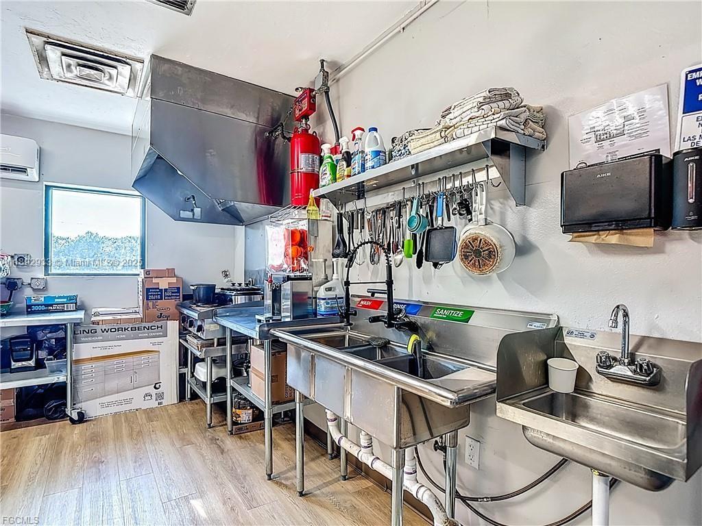 A11892933 Property Photo 33