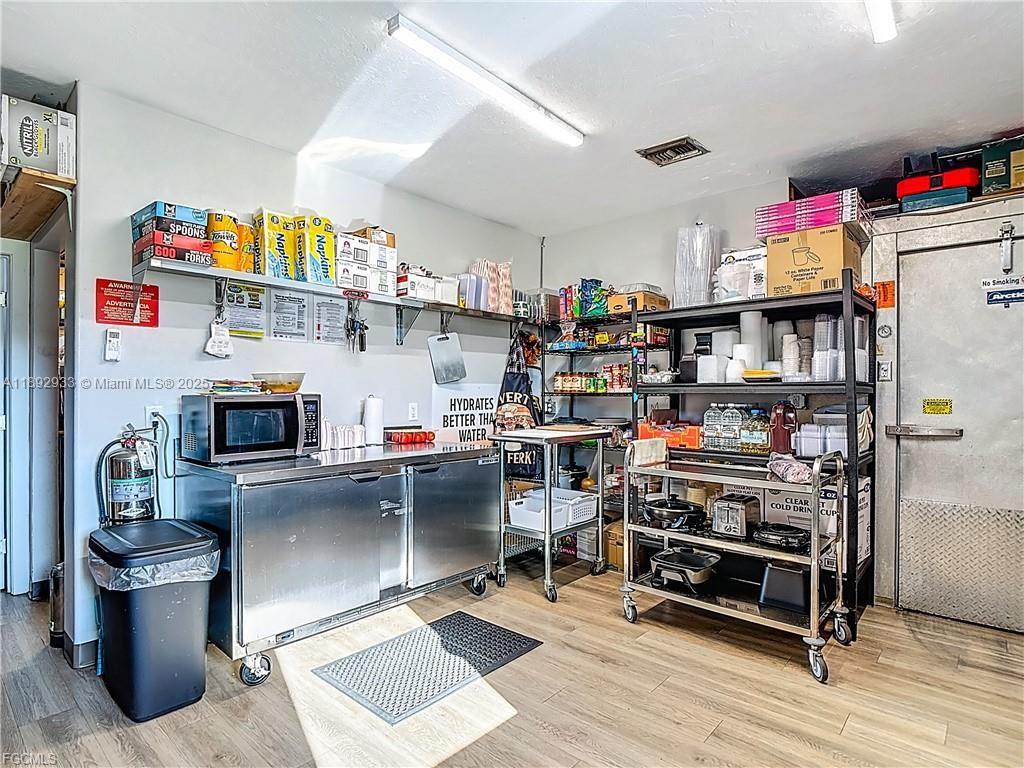 A11892933 Property Photo 34