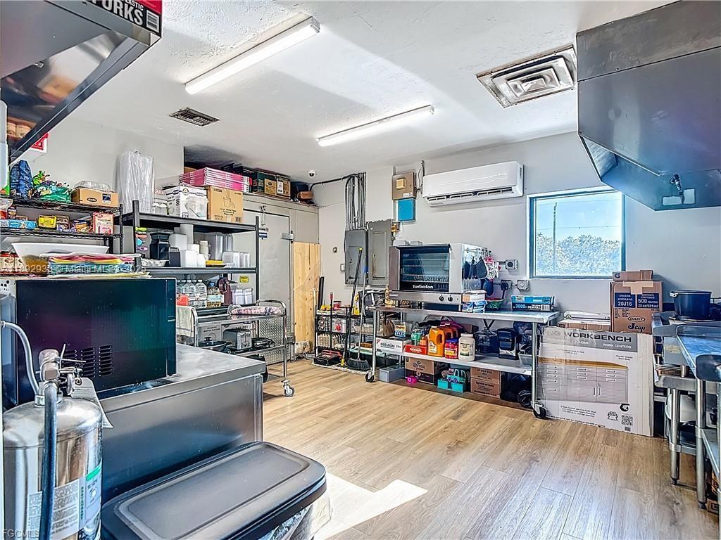 A11892933 Property Photo 35