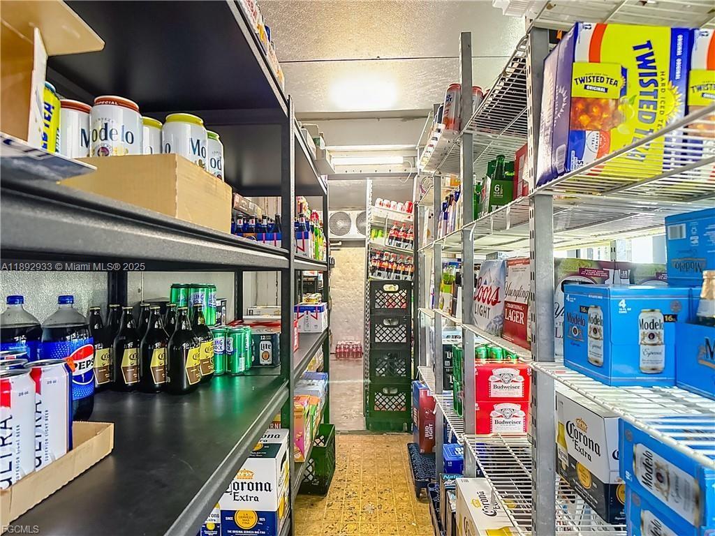 A11892933 Property Photo 37