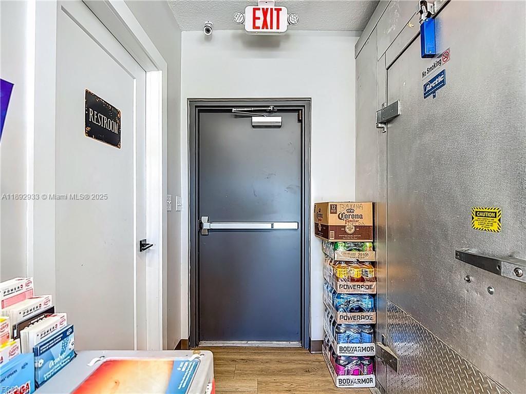 A11892933 Property Photo 39