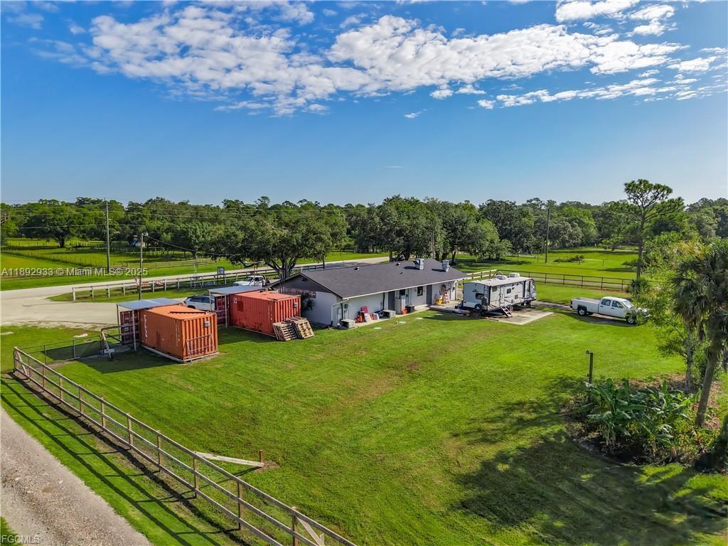 A11892933 Property Photo 41