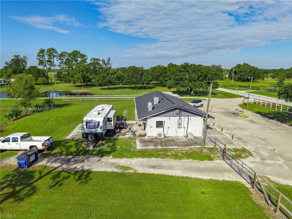 A11892933 Property Photo 43