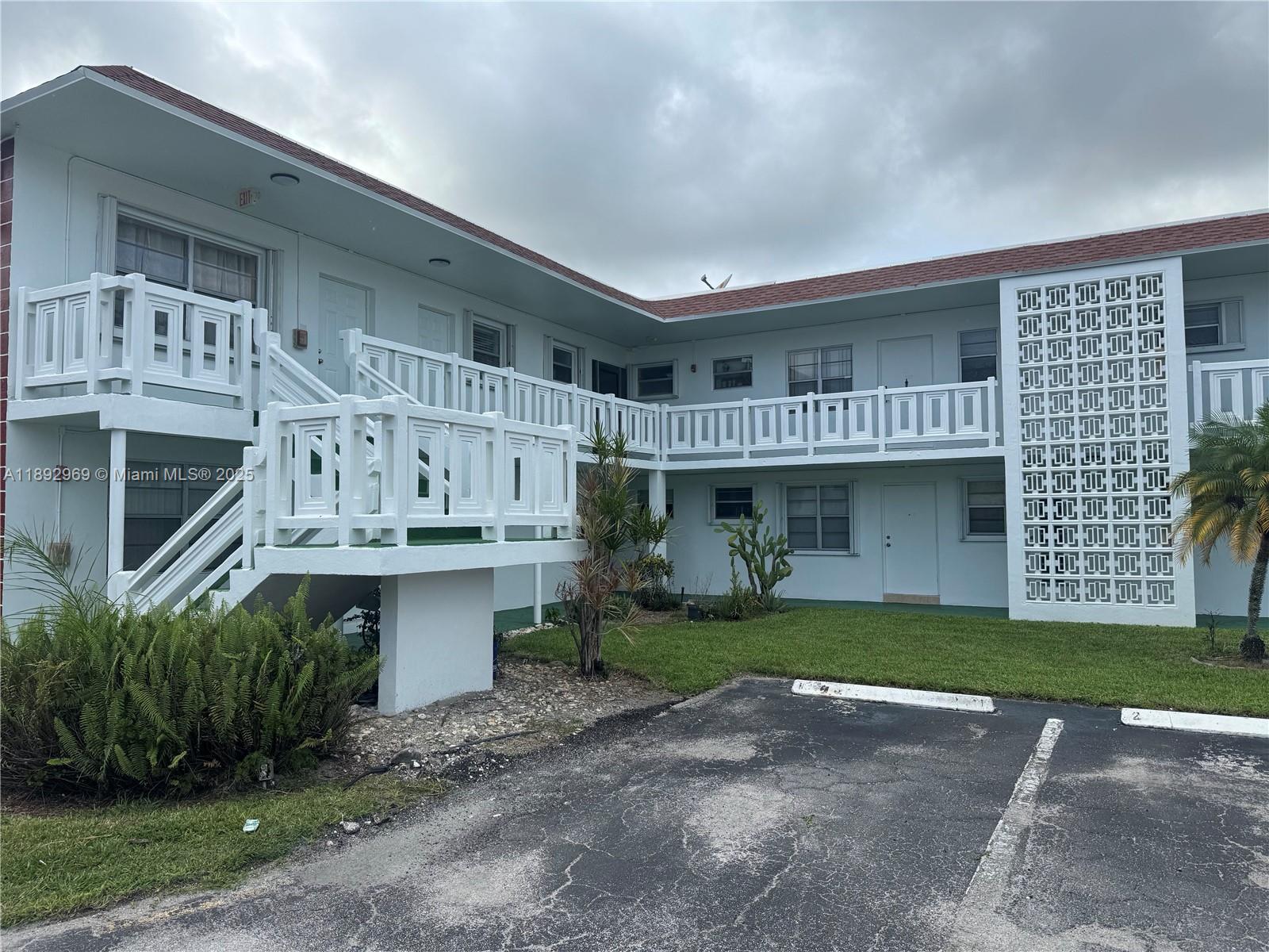 1400 NW 43rd Ter 204 Property Photo 1