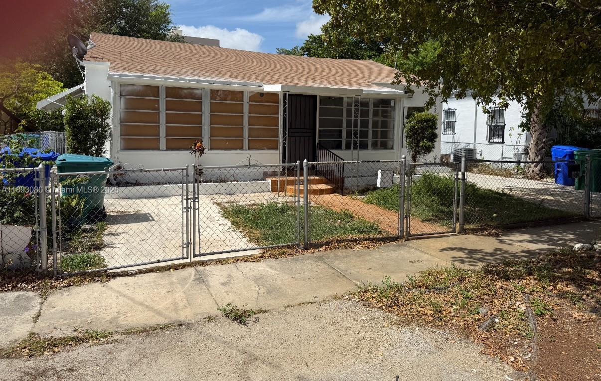 1628 Nw 15th St Property Photo 2