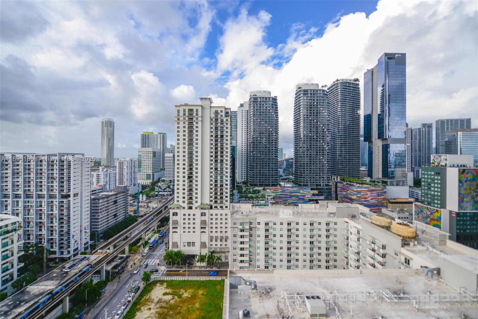 1111 SW 1st Ave 2624-N Property Photo 1