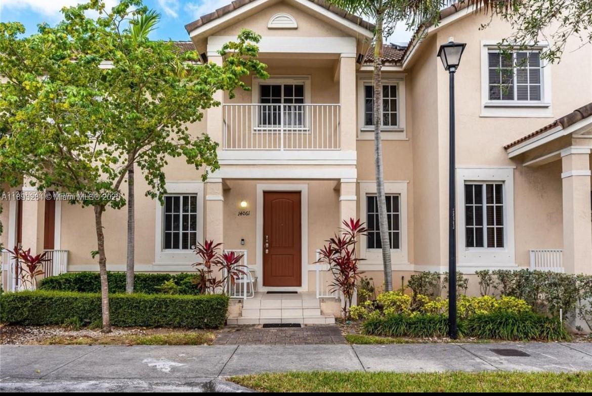 14061 SW 276th St Property Photo 1