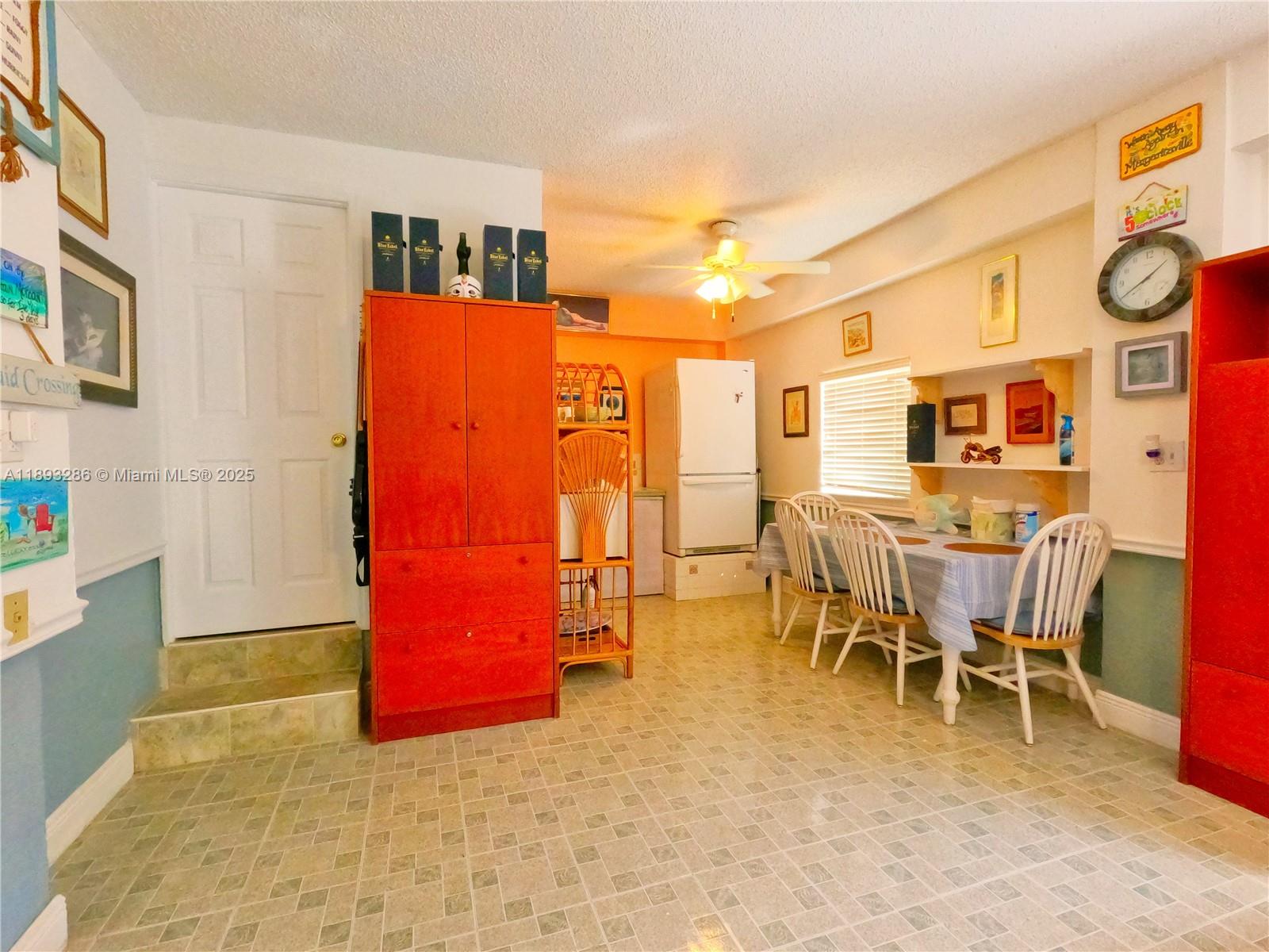 A11893286 Property Photo 10