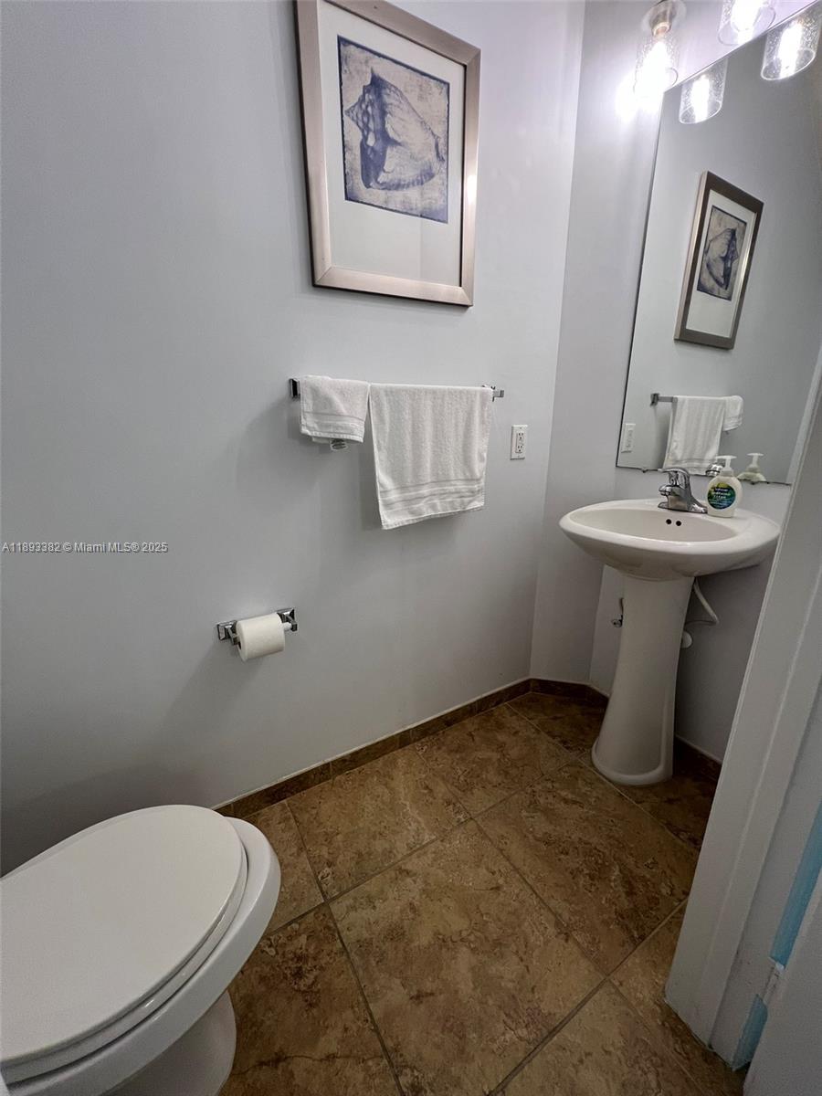 2361 Se 5th St Property Photo 7