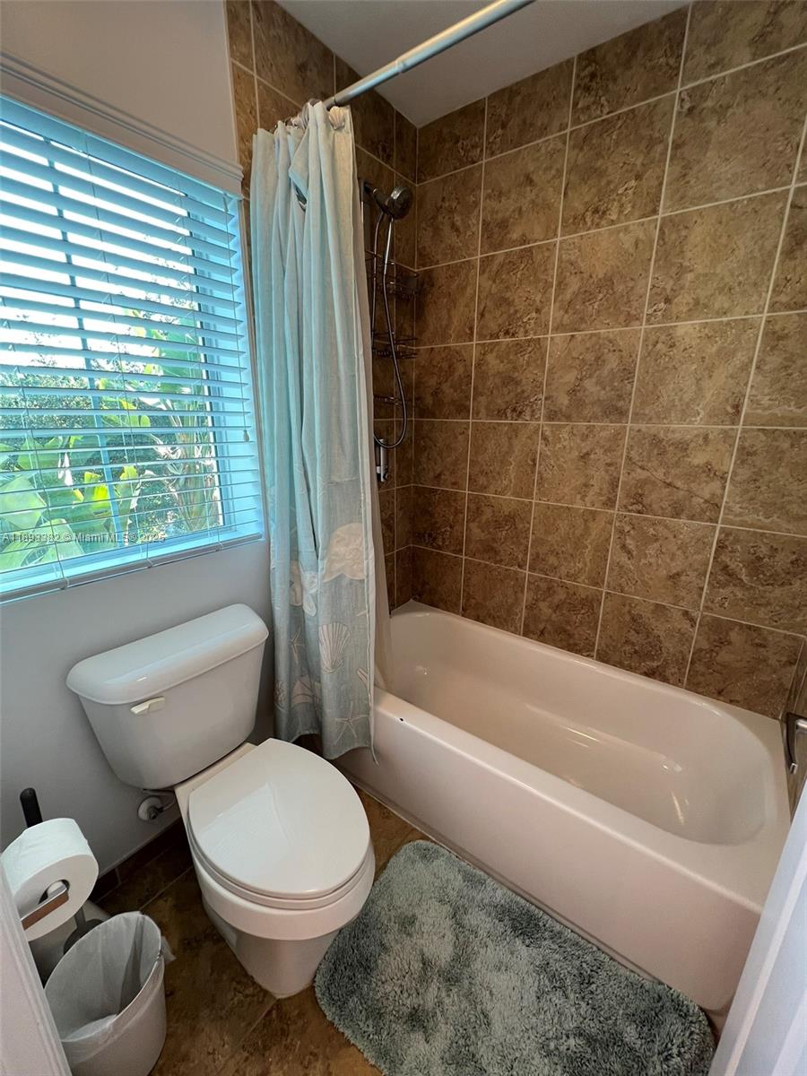2361 Se 5th St Property Photo 11
