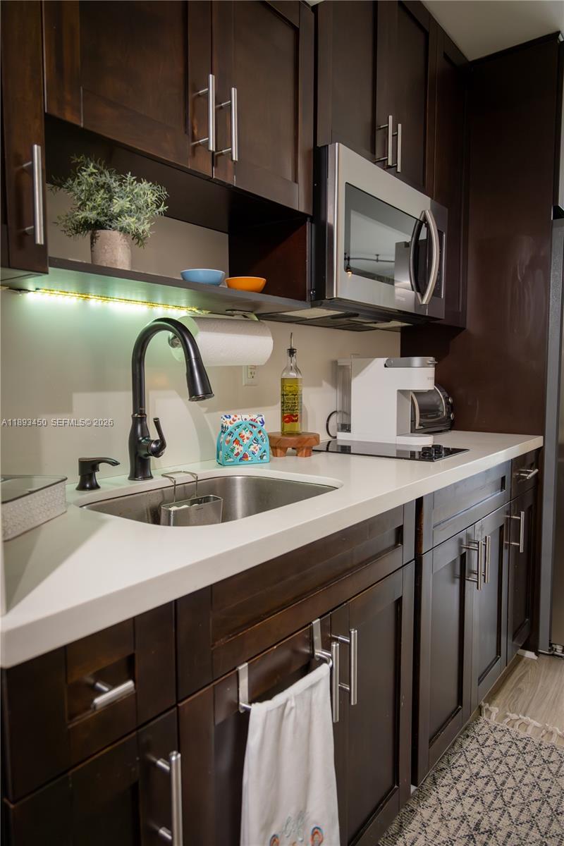 19201 Collins Ave 720 Property Photo 16