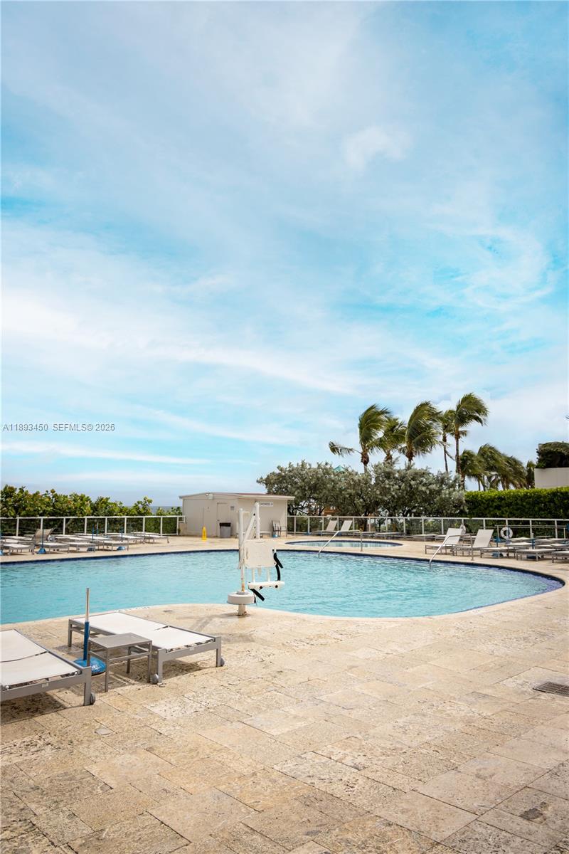 19201 Collins Ave 720 Property Photo 25