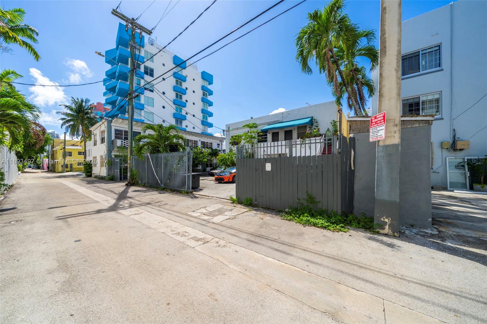 249 Collins Ave Property Photo 8