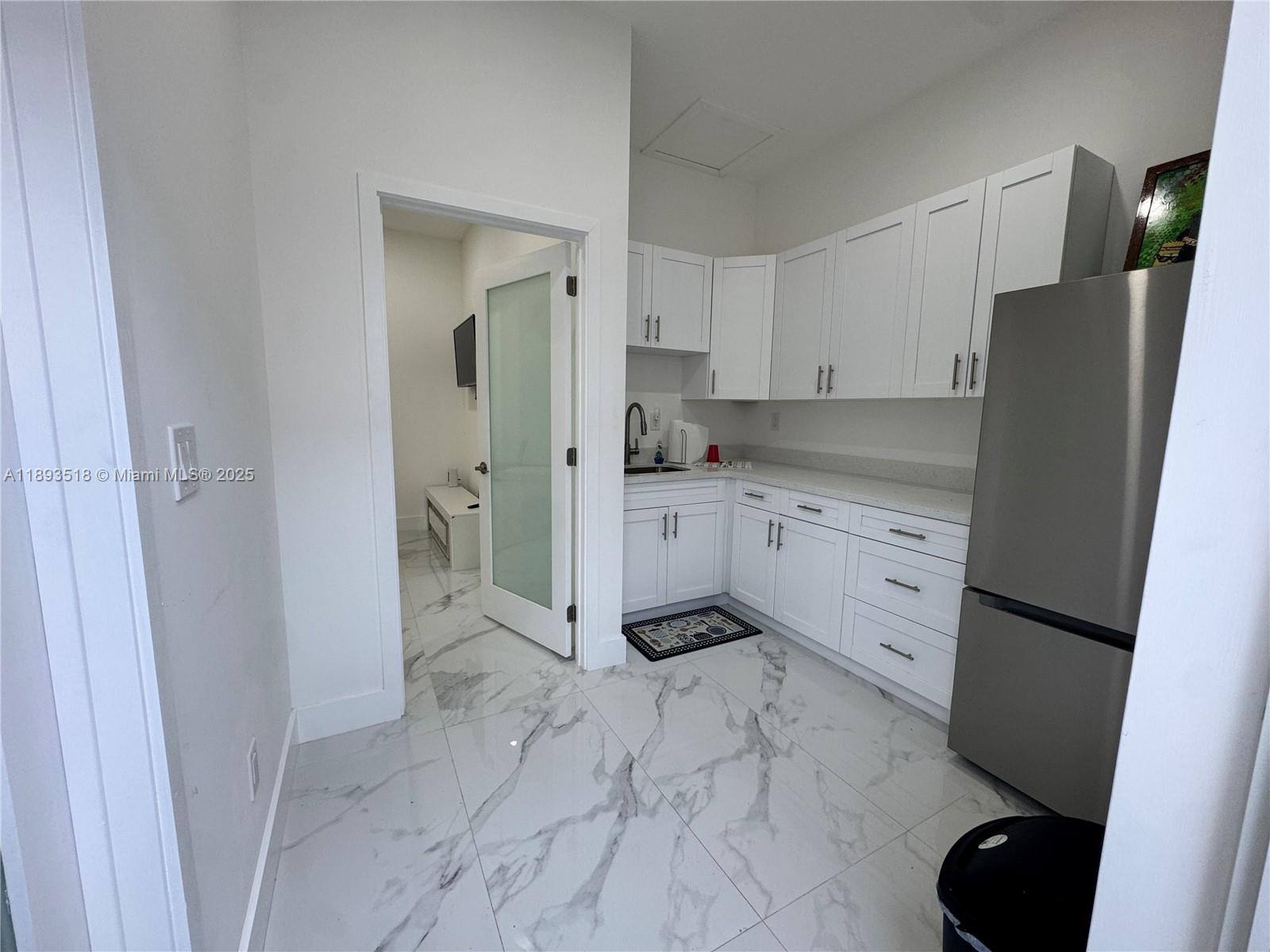 2122 Ne 39th Ter Property Photo 14