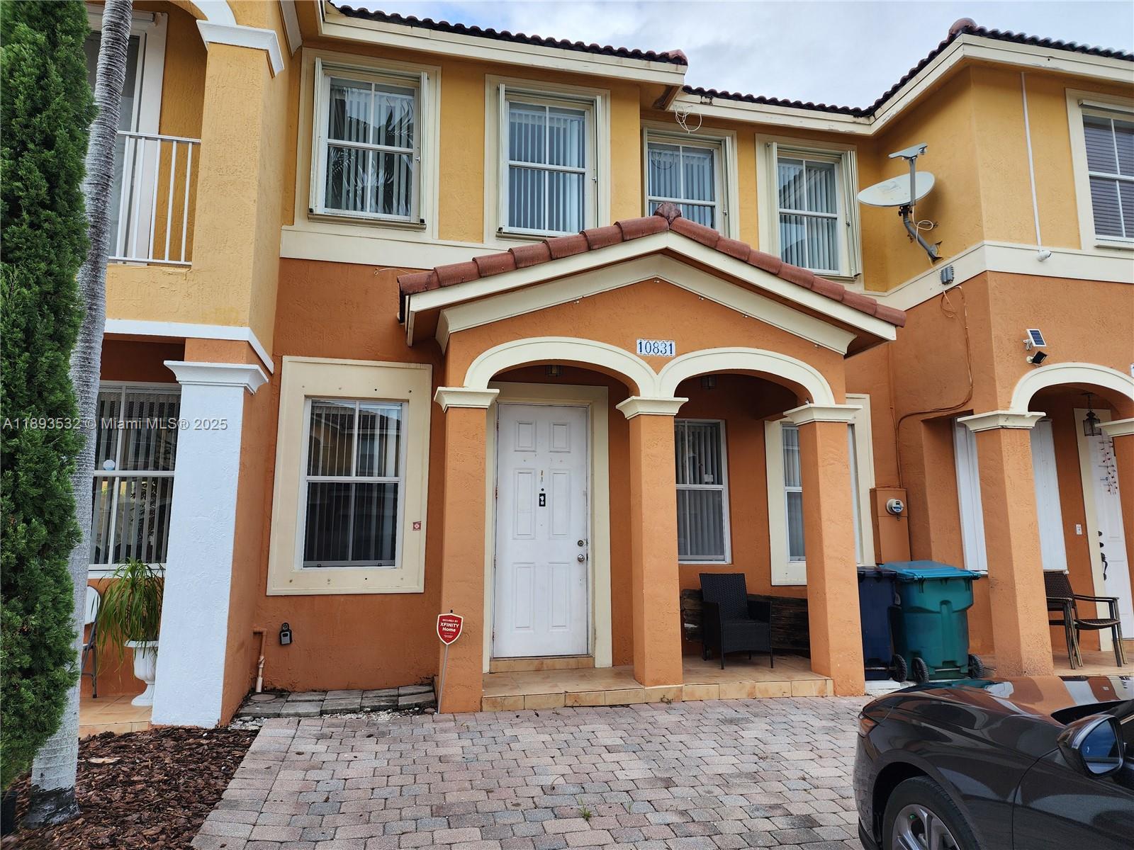 10831 Sw 240th Ln Property Photo 1