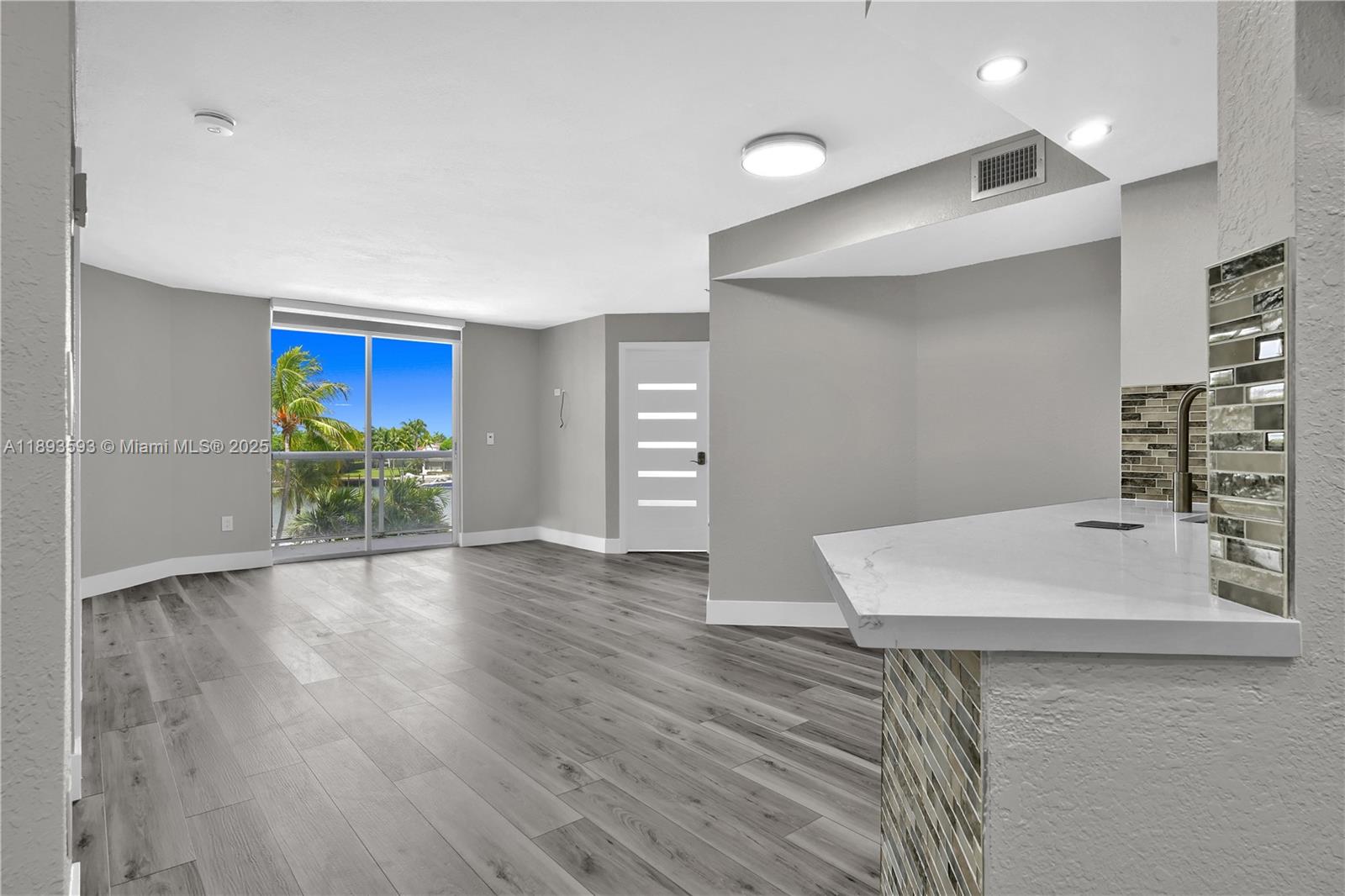 5880 Collins Ave 403 Property Photo 2