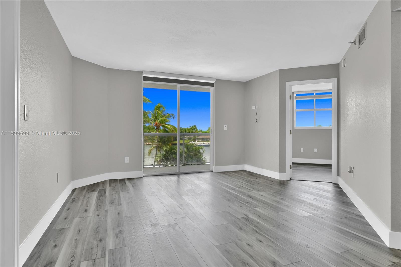 5880 Collins Ave 403 Property Photo 3