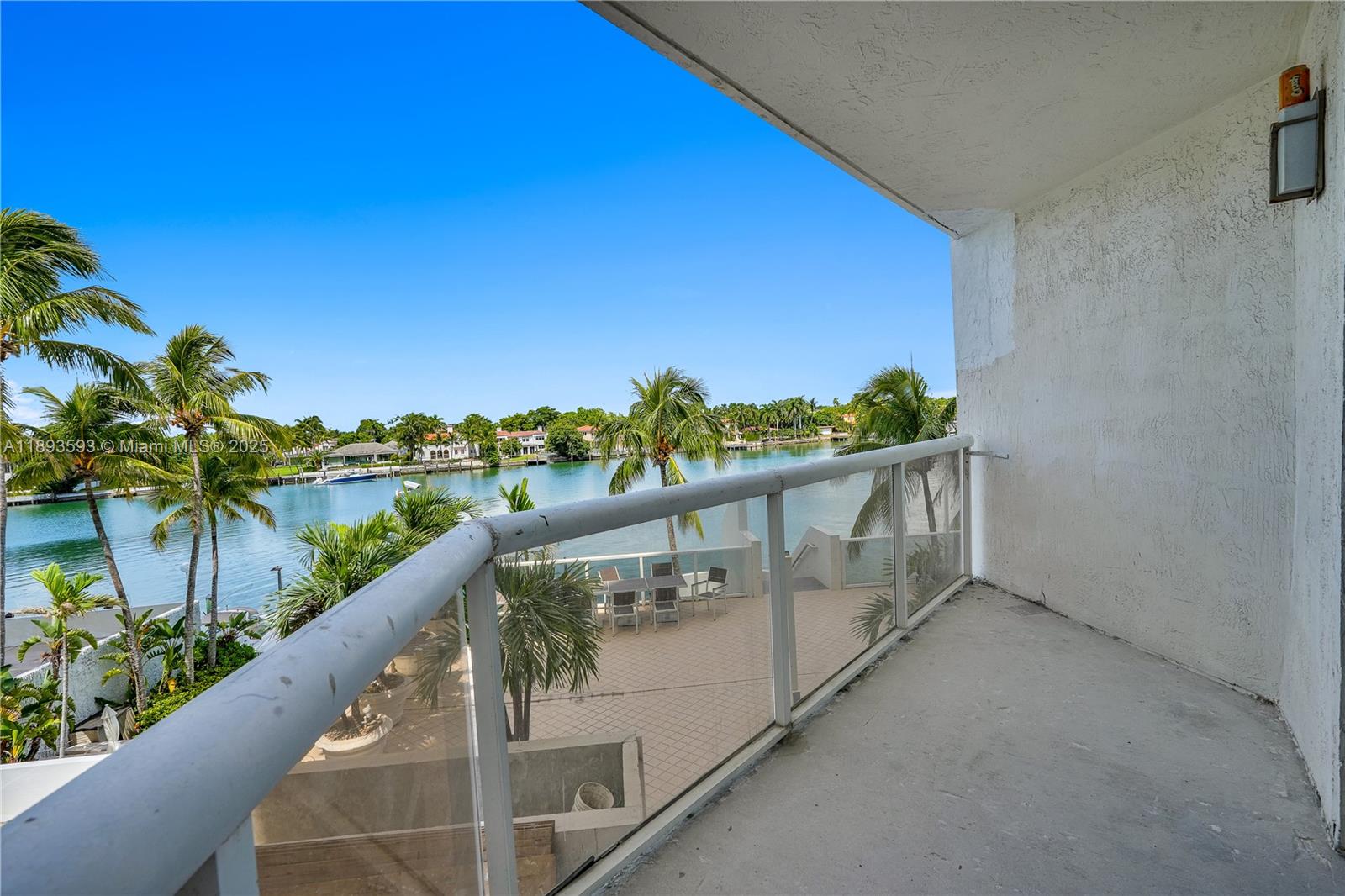 5880 Collins Ave 403 Property Photo 26