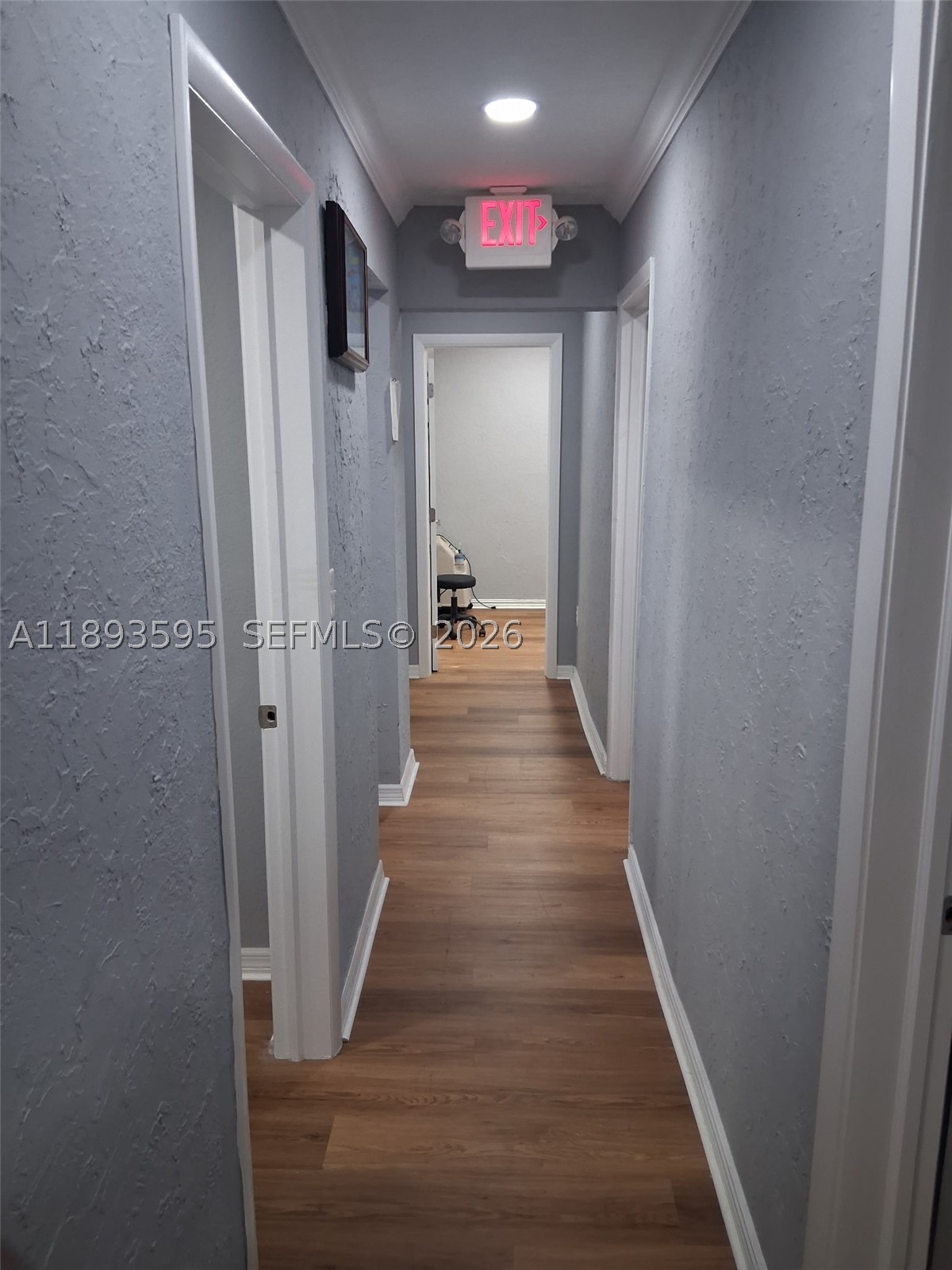 7070 Taft St Property Photo 22
