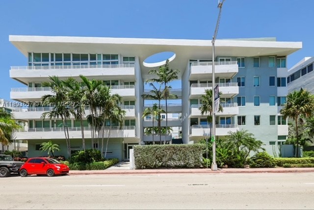 7800 Collins Ave 203 Property Photo 1