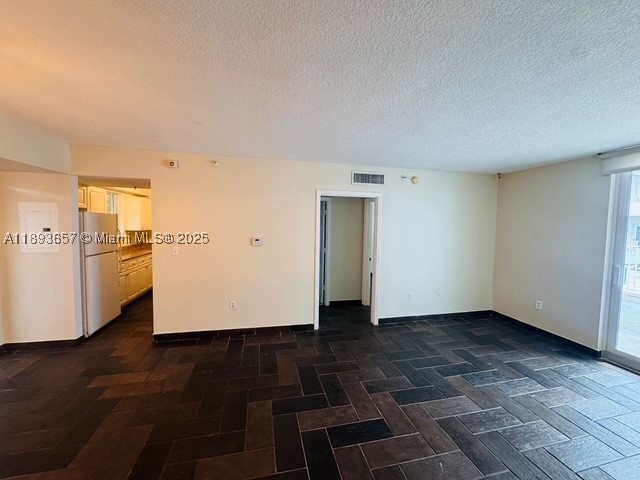 7800 Collins Ave 203 Property Photo 4