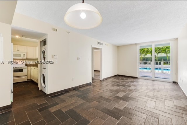 7800 Collins Ave 203 Property Photo 10