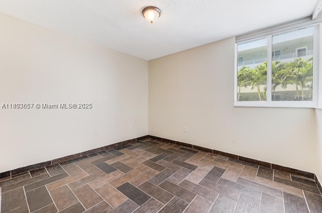 7800 Collins Ave 203 Property Photo 20